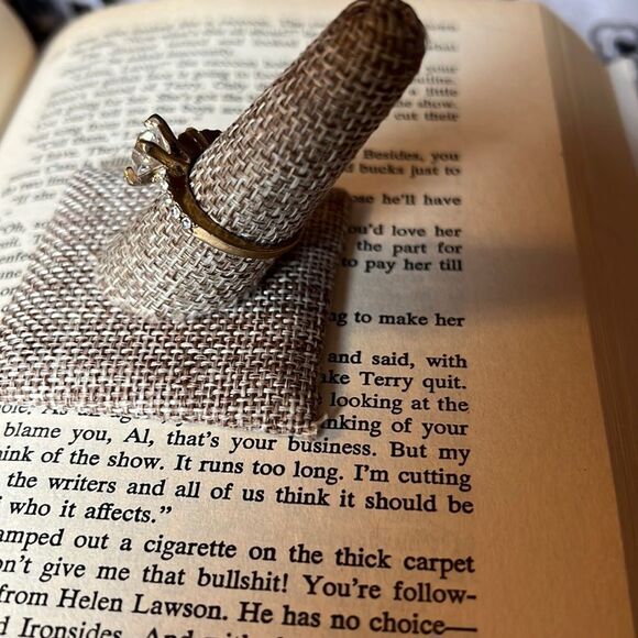 Gold Rhinestone Ring Sz 9 - Picture 3 of 4